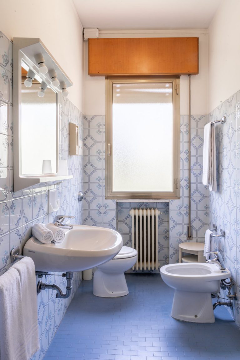 Prospettiva bagno family, tema azzurro