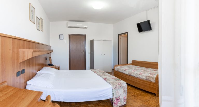 Camera tripla, visione dal terrazzo
